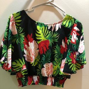 Leaf print blouse with flare sleeve ❤️🌴